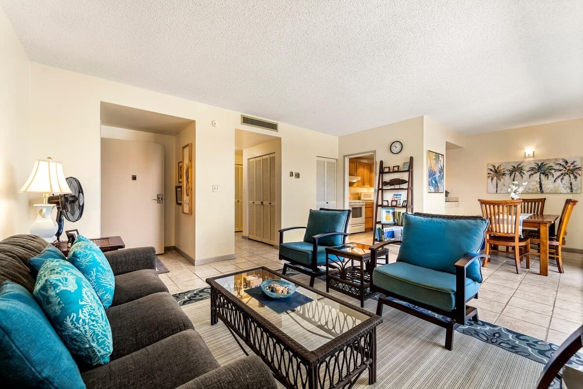 Condo in Kailua-Kona · ★4.58 · 2 bedrooms · 3 beds · 2 private baths - Photo 5