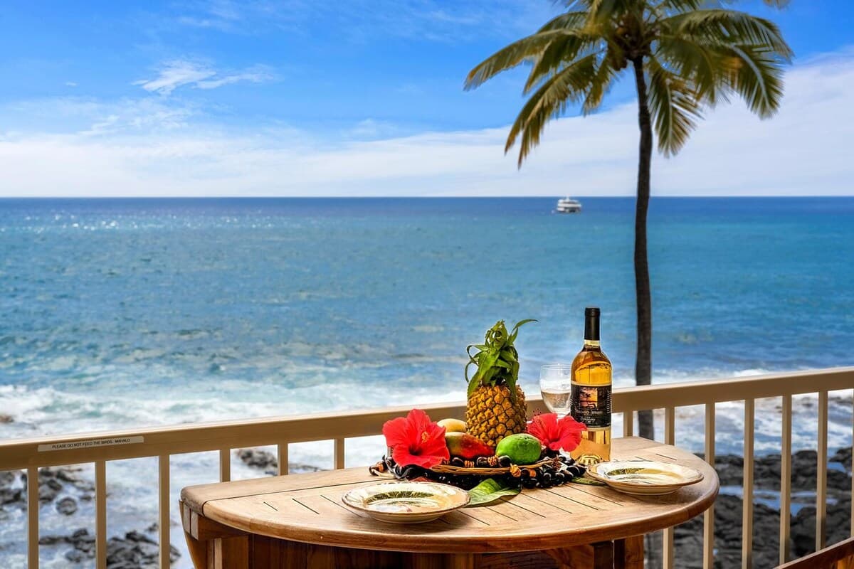 Condo in Kailua-Kona · ★4.8 · 1 bedroom · 2 beds · 1 bath - Photo 2