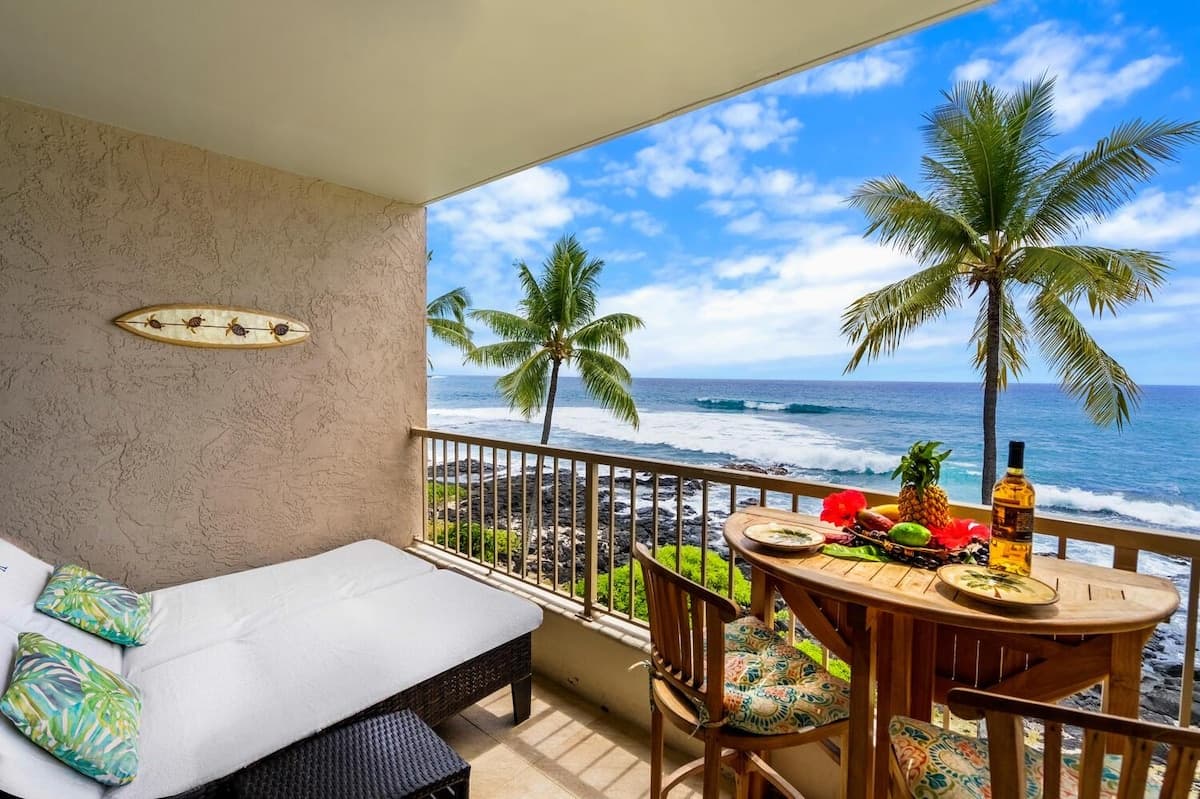 Condo in Kailua-Kona · ★4.8 · 1 bedroom · 2 beds · 1 bath - Photo 1