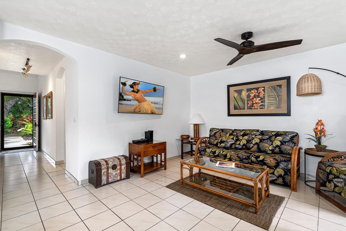 Condo in Kailua-Kona · ★4.53 · 3 bedrooms · 5 beds · 2 private baths - Photo 5