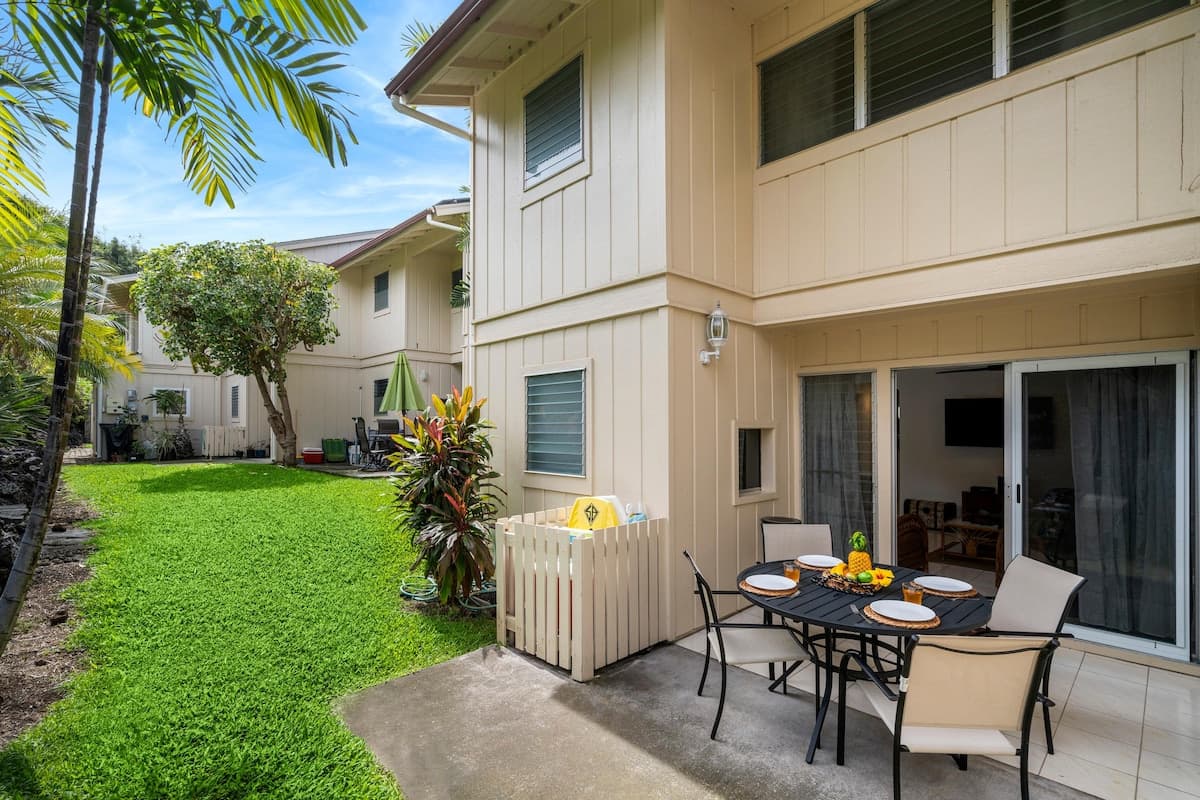 Condo in Kailua-Kona · ★4.53 · 3 bedrooms · 5 beds · 2 private baths - Photo 4