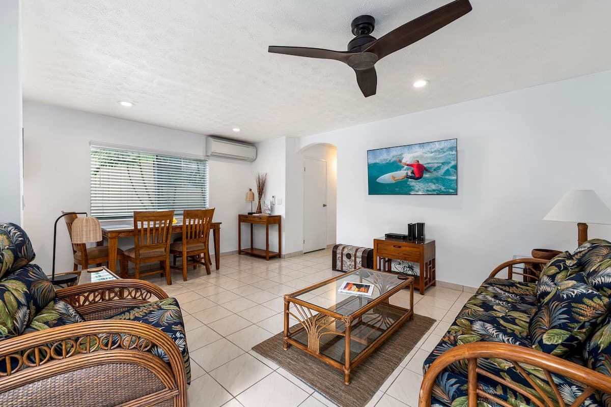 Condo in Kailua-Kona · ★4.53 · 3 bedrooms · 5 beds · 2 private baths - Photo 1
