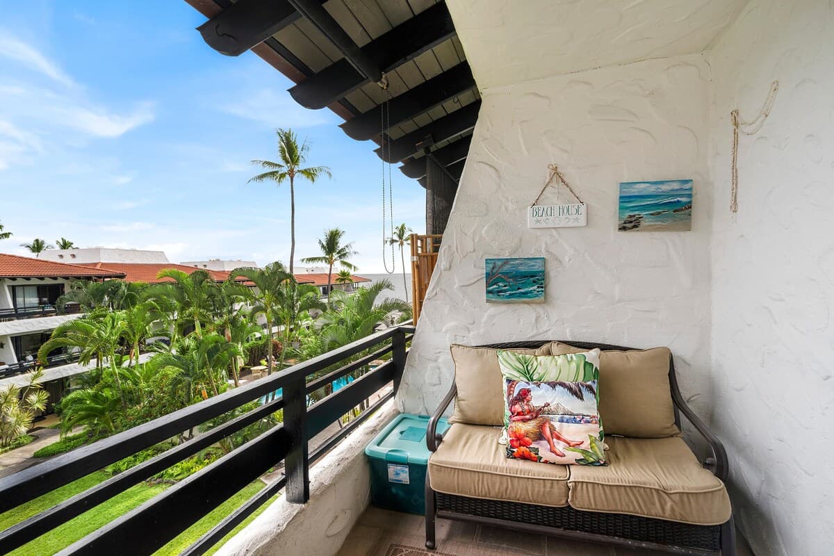 Condo in Kailua-Kona · ★4.65 · 1 bedroom · 2 beds · 1 private bath - Photo 3