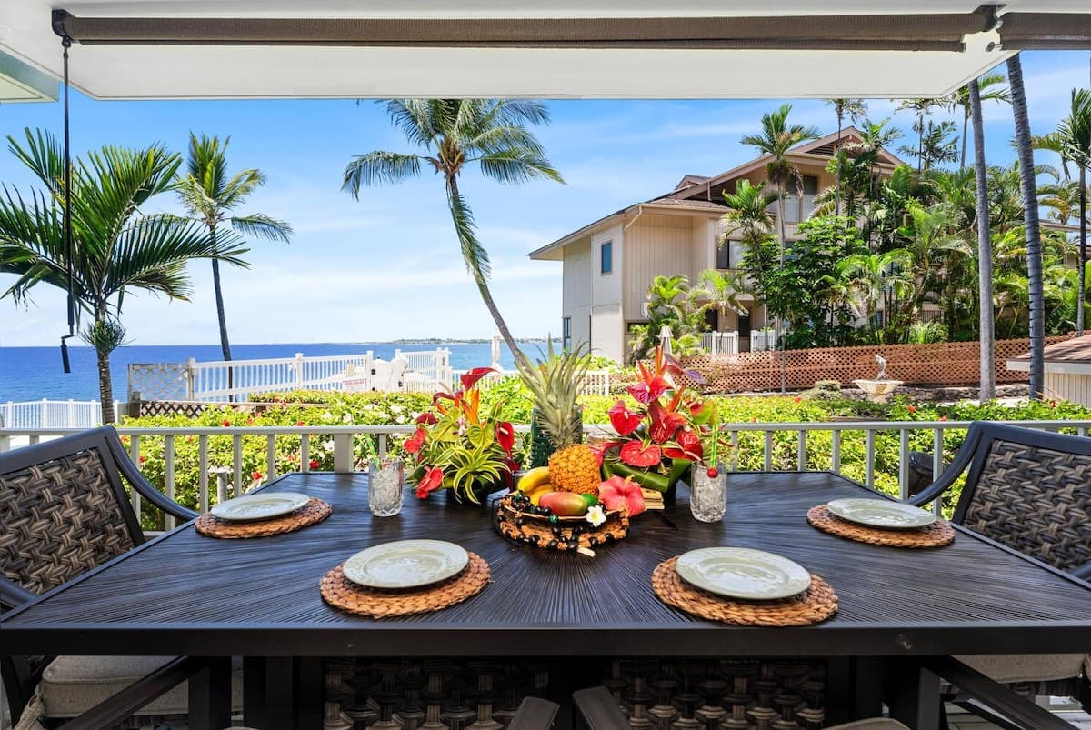 Condo in Kailua-Kona · ★4.79 · 2 bedrooms · 3 beds · 2 private baths - Photo 3