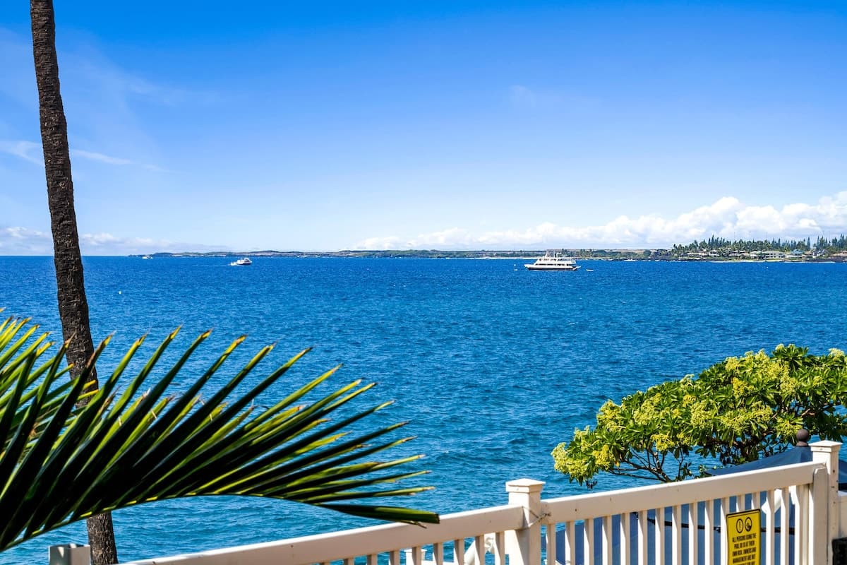 Condo in Kailua-Kona · ★4.79 · 2 bedrooms · 3 beds · 2 private baths - Photo 4