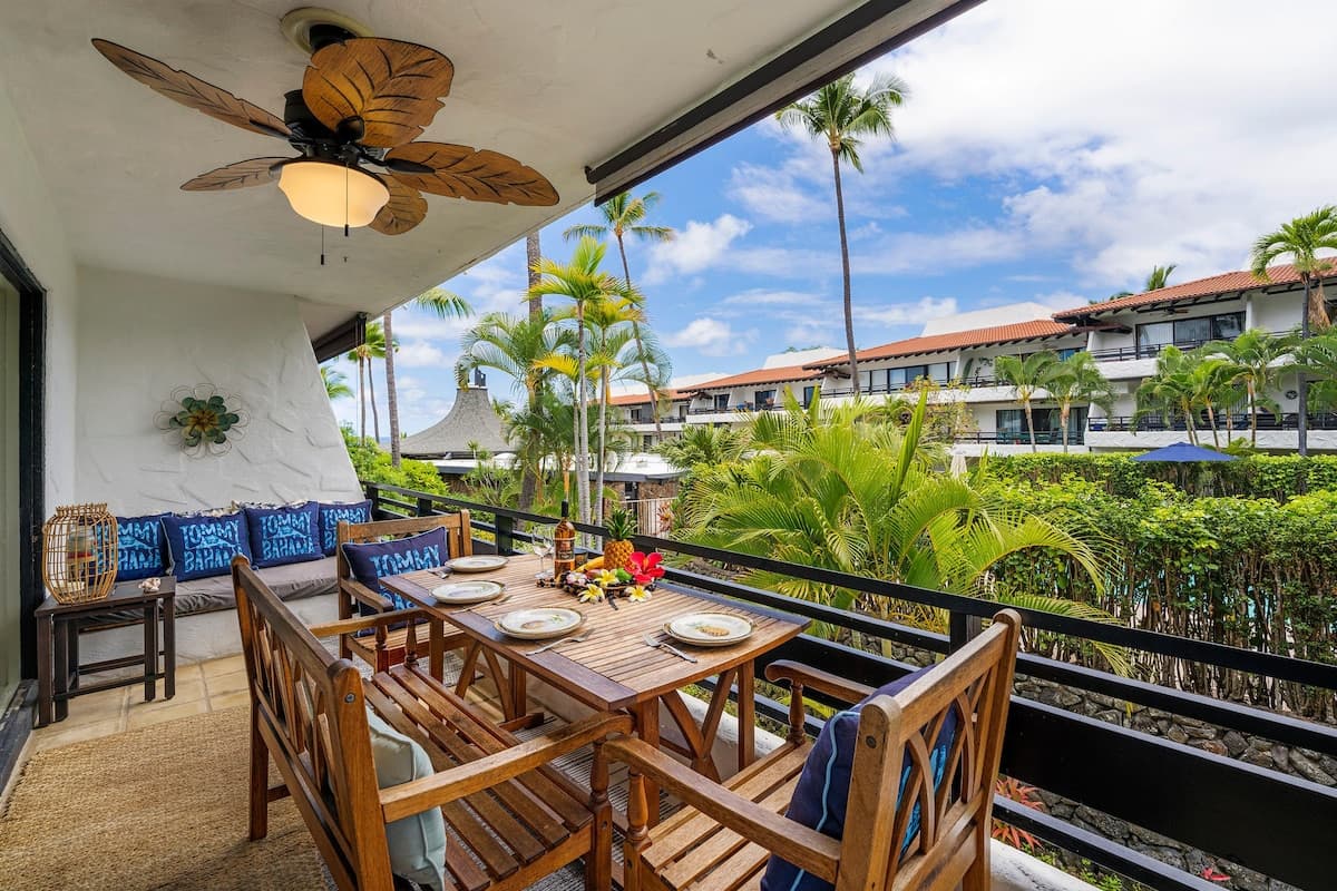 Condo in Kailua-Kona · ★4.75 · 1 bedroom · 2 beds · 1 private bath - Photo 2