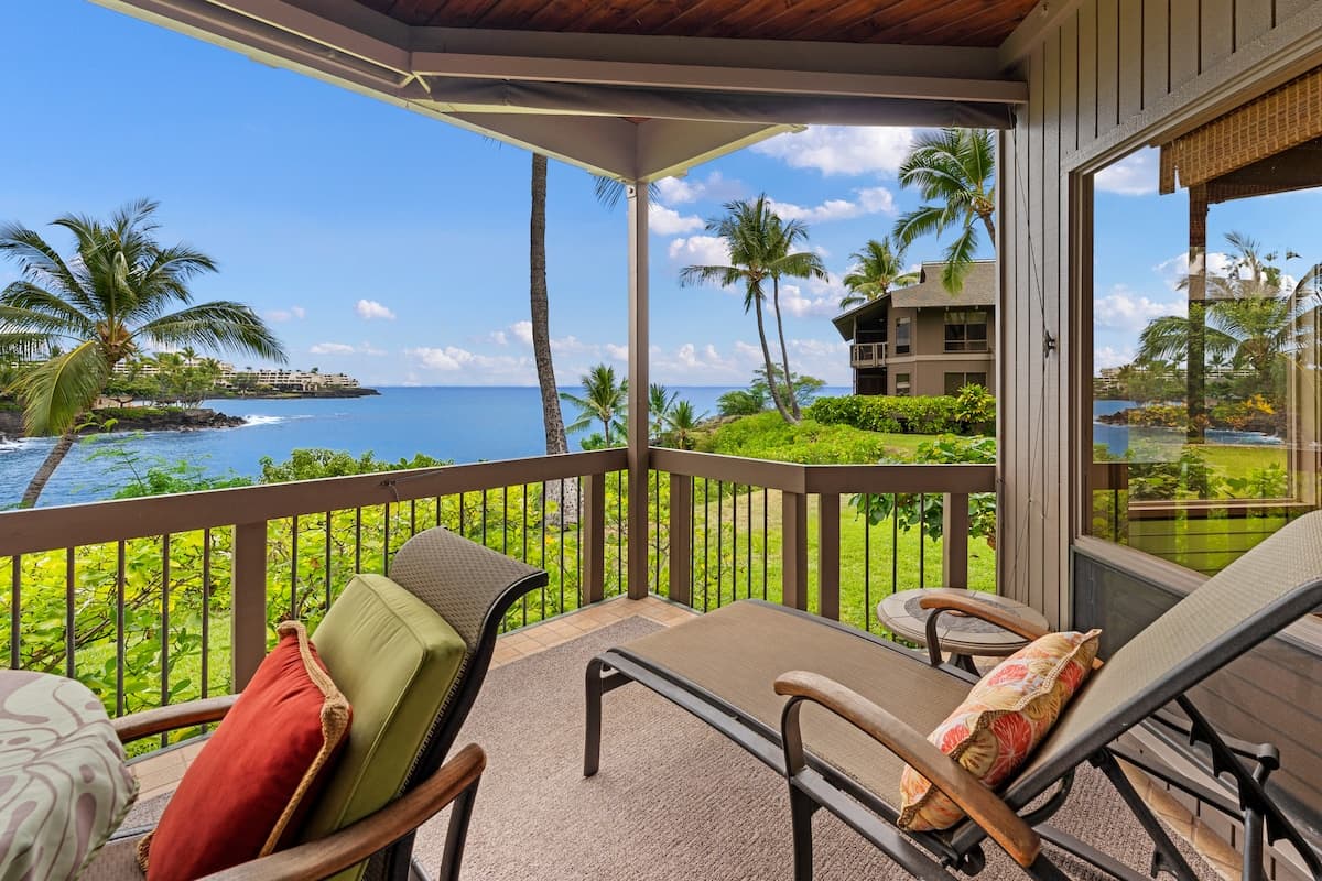 Condo in Kailua-Kona · ★4.83 · 2 bedrooms · 3 beds · 2 baths - Photo 2