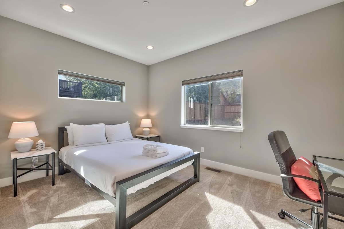 Mountain Home w/ Hot Tub, Game Room & AC - Photo 4