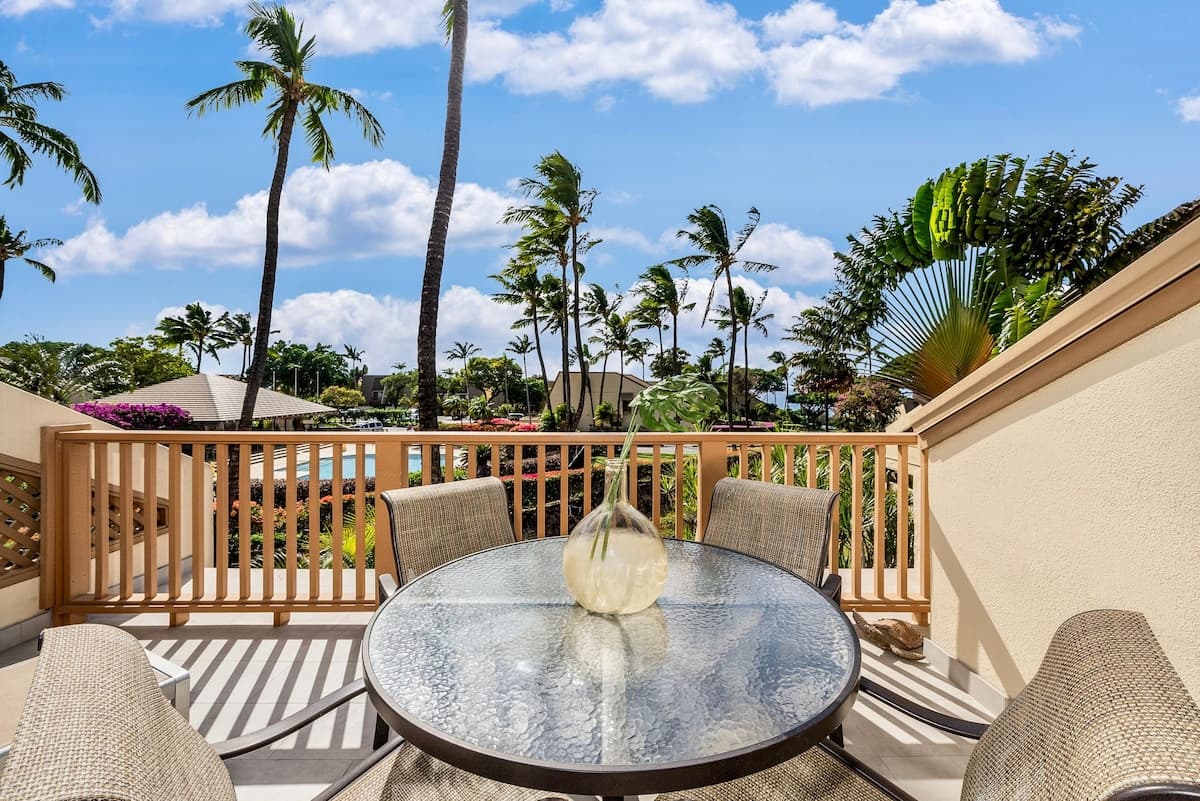 Condo in Kihei · ★4.93 · 2 bedrooms · 2 beds · 2 private baths - Photo 4