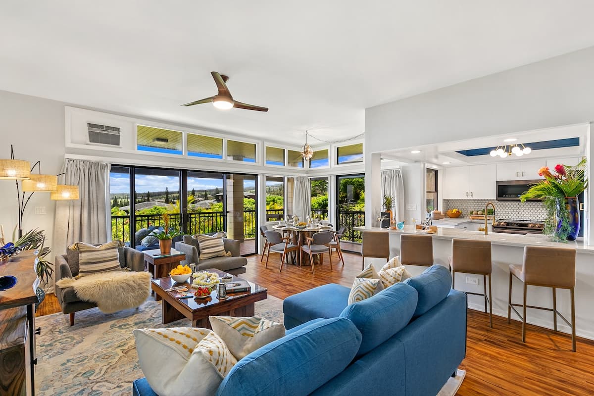 Condo in Lahaina · ★4.92 · 2 bedrooms · 4 beds · 3 baths - Photo 2