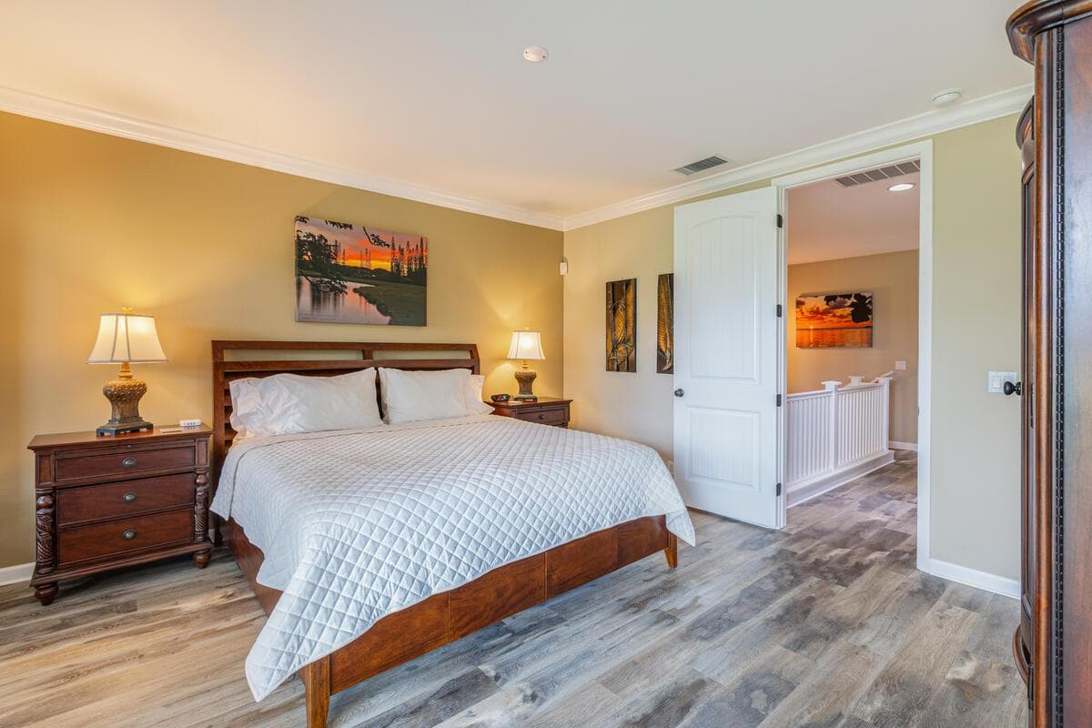 Townhouse in Princeville · ★4.89 · 3 bedrooms · 3 beds · 2.5 shared baths - Photo 5