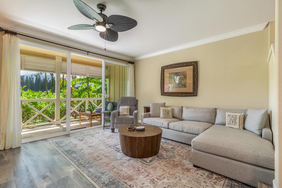 Townhouse in Princeville · ★4.89 · 3 bedrooms · 3 beds · 2.5 shared baths - Photo 2