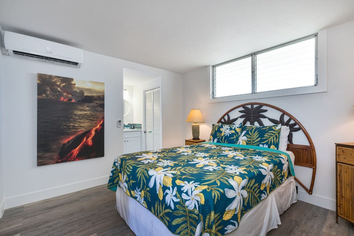 Condo in Kailua-Kona · ★4.74 · 2 bedrooms · 2 beds · 3 baths - Photo 5