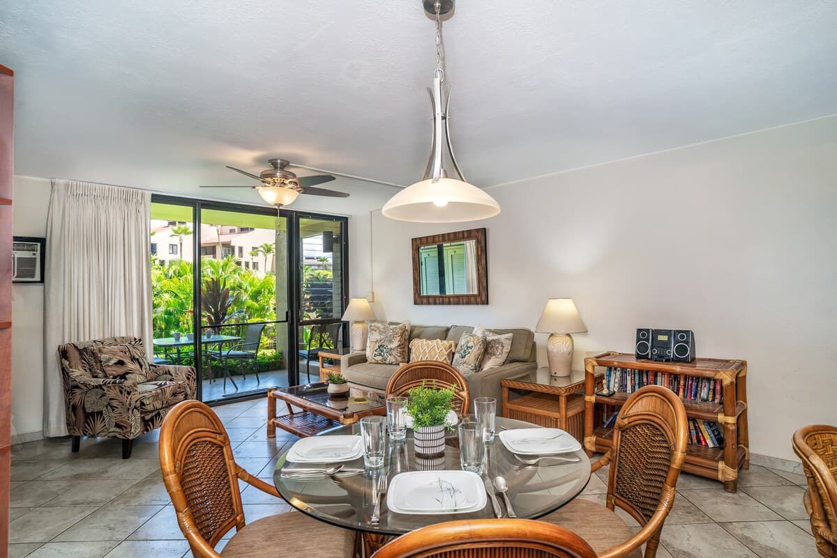 Condo in Kihei · ★4.33 · 2 bedrooms · 3 beds · 2 shared baths - Photo 4