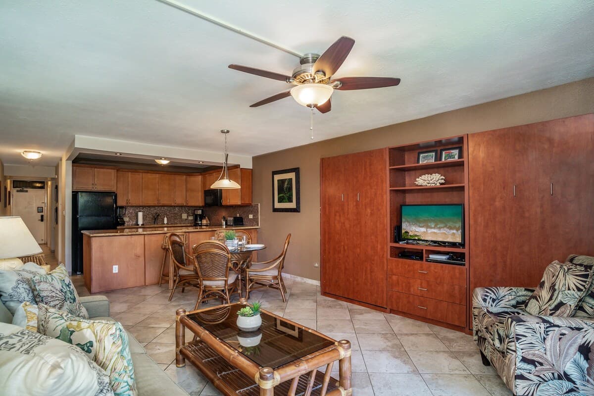 Condo in Kihei · ★4.33 · 2 bedrooms · 3 beds · 2 shared baths - Photo 5
