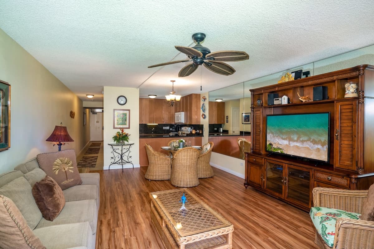 Condo in Kihei · ★4.67 · 1 bedroom · 2 beds · 2 shared baths - Photo 4