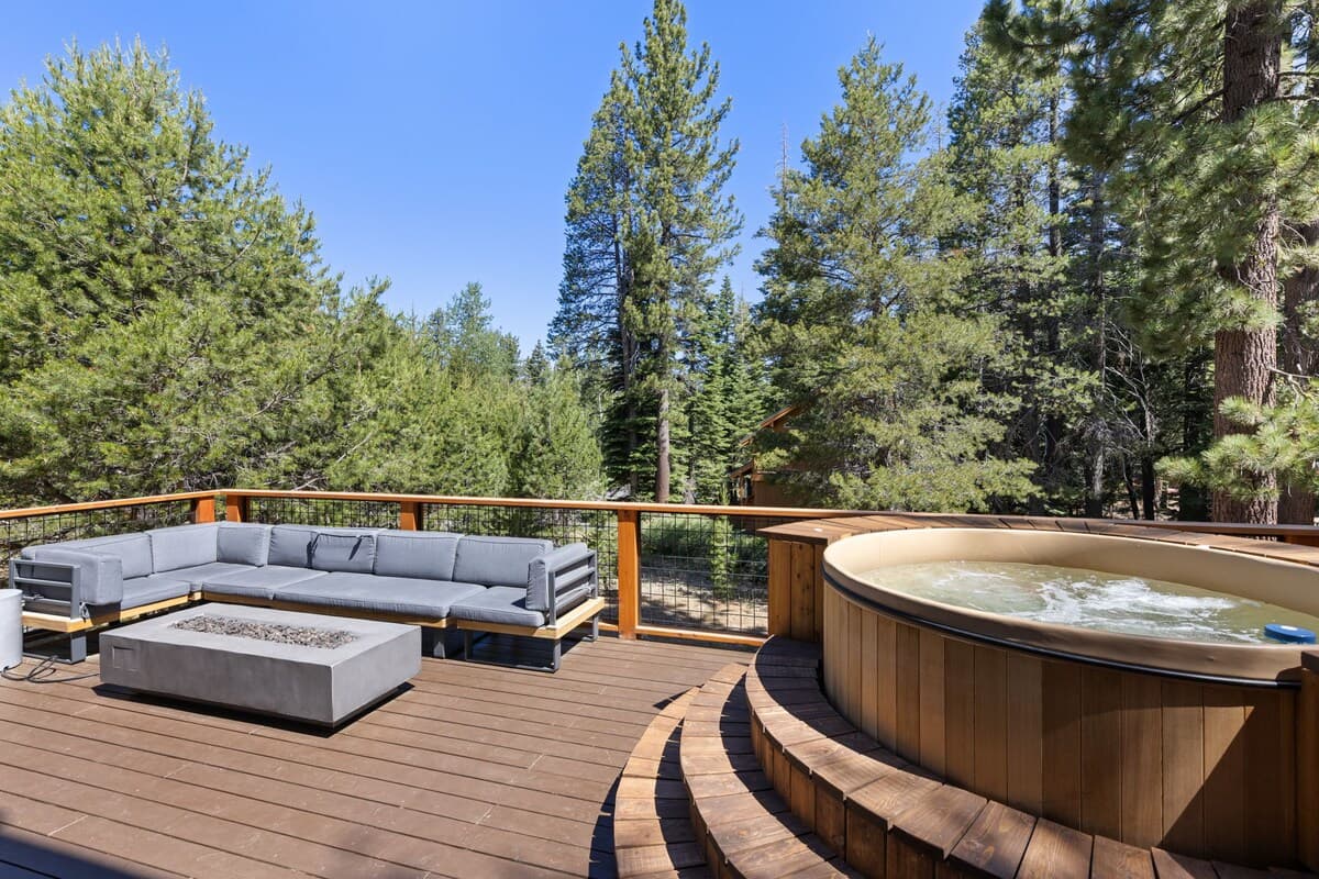 Pet-Friendly West Shore Tahoe Retreat, Hot Tub - Photo 4