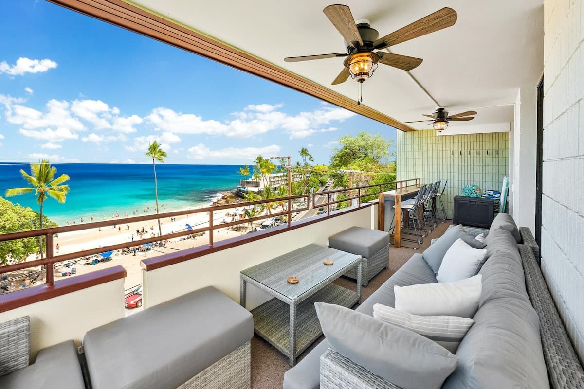 Condo in Kailua-Kona · ★4.91 · 2 bedrooms · 2 beds · 2 baths - Photo 1
