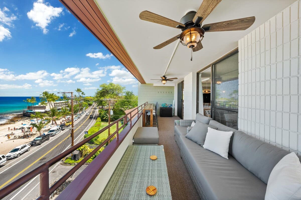 Condo in Kailua-Kona · ★4.91 · 2 bedrooms · 2 beds · 2 baths - Photo 2