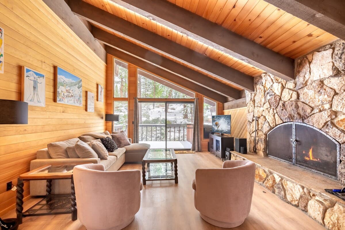 Cozy 3BR Tahoe Cabin Near Northstar with Pool - Photo 5