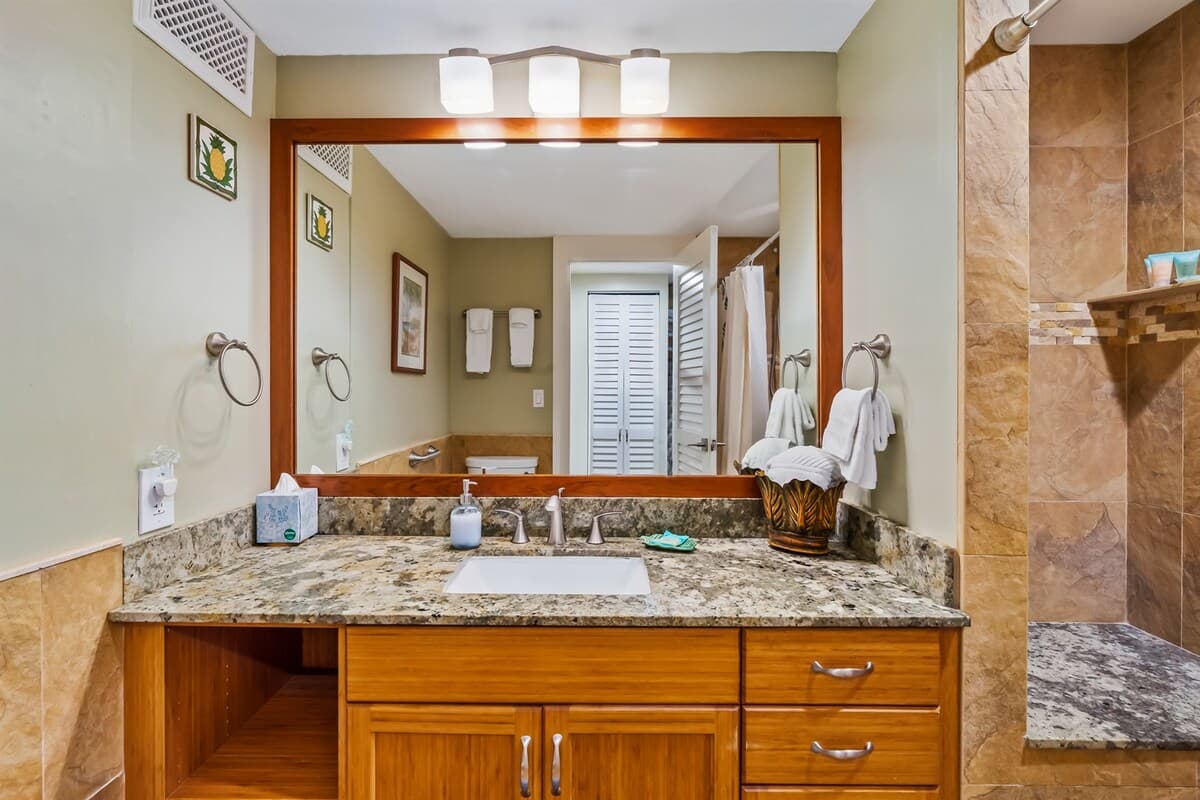 Condo in Princeville · ★4.87 · 1 bedroom · 2 beds · 1 private bath - Photo 4