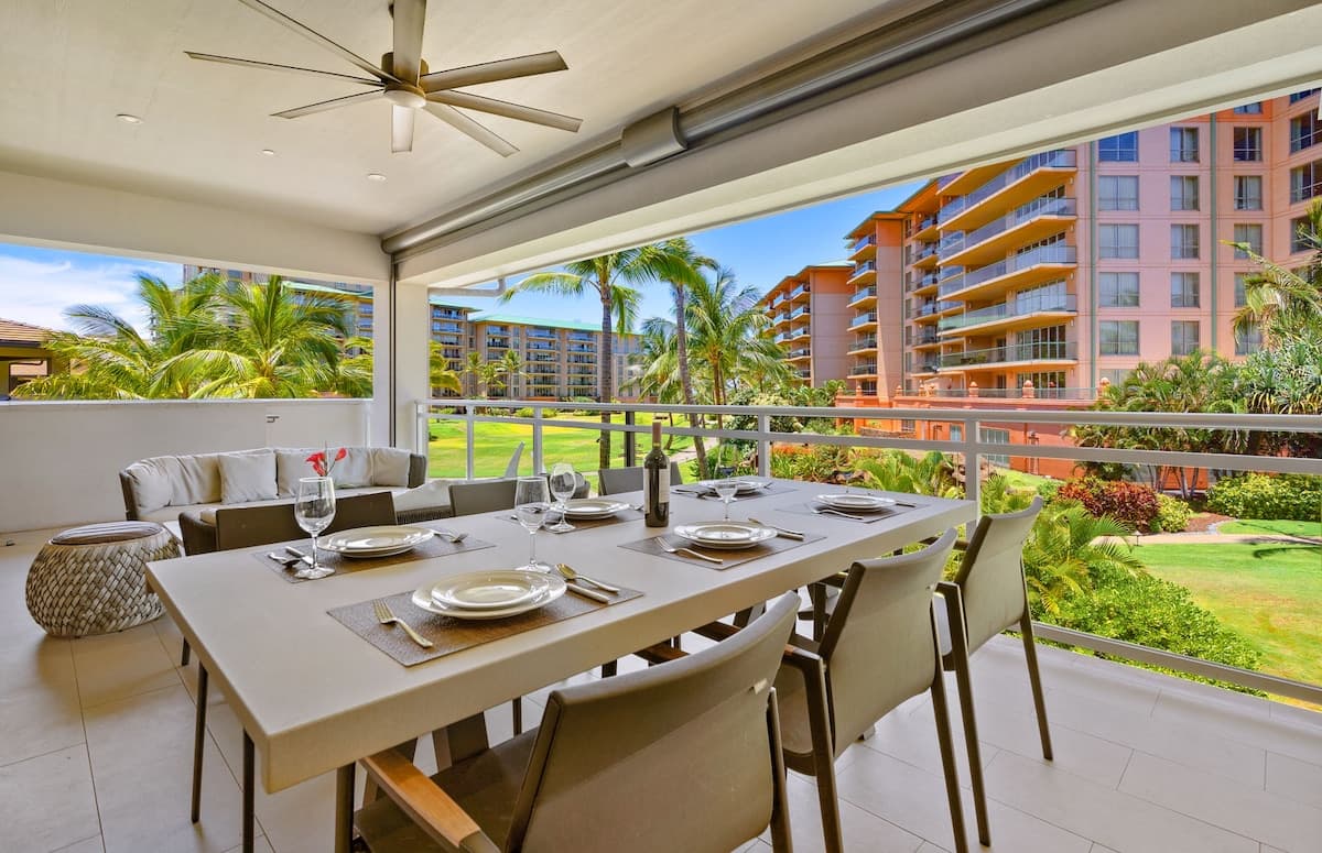 Condo in Lahaina · ★4.94 · 3 bedrooms · 4 beds · 3 baths - Photo 2