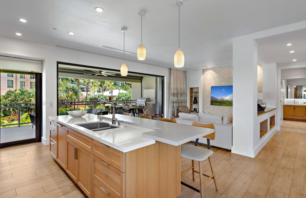 Condo in Lahaina · ★4.94 · 3 bedrooms · 4 beds · 3 baths - Photo 5