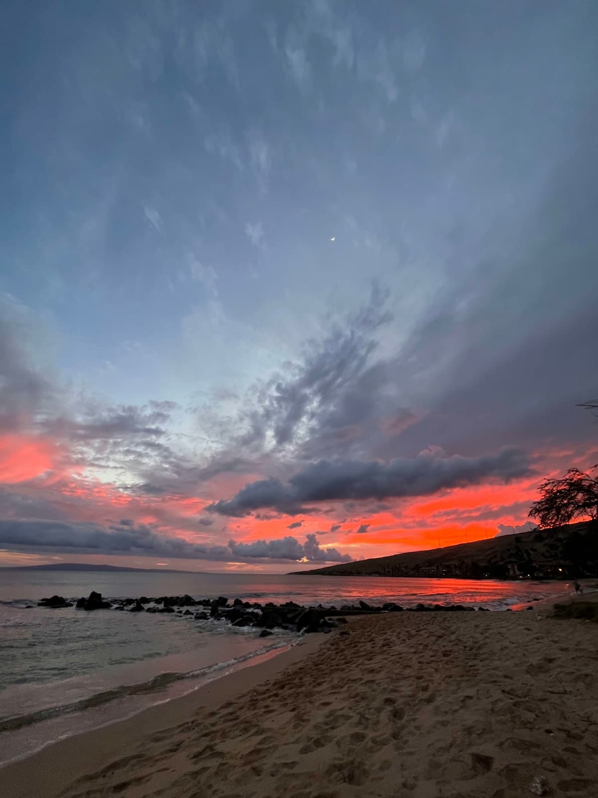 Condo in Wailuku · ★4.95 · 2 bedrooms · 3 beds · 2 baths - Photo 5