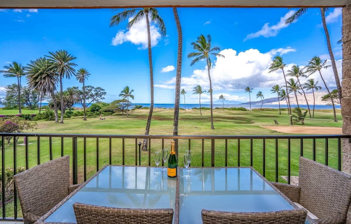 Condo in Kihei · ★4.93 · 2 bedrooms · 3 beds · 2 baths - Photo 5