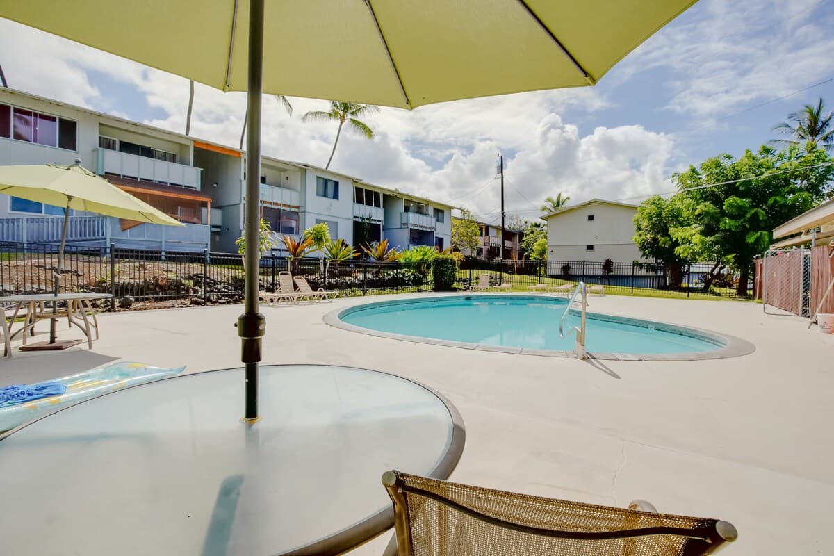 Condo in Kailua-Kona · ★4.64 · 1 bedroom · 1 bed · 1 shared bath - Photo 3