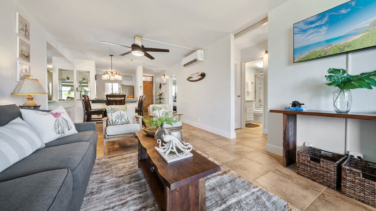 Condo in Kihei · ★4.42 · 2 bedrooms · 3 beds · 2 private baths - Photo 2