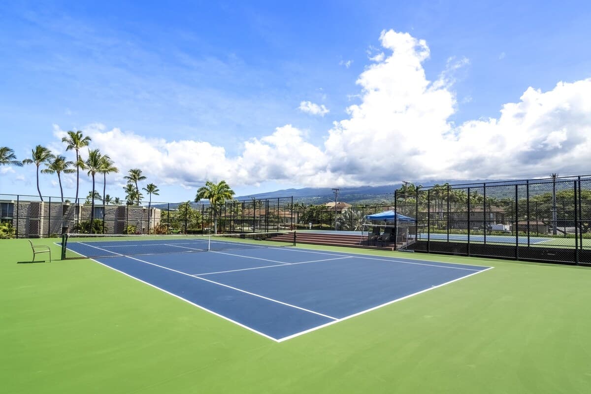 Condo in Kailua-Kona · ★4.43 · 1 bedroom · 2 beds · 1 bath - Photo 5