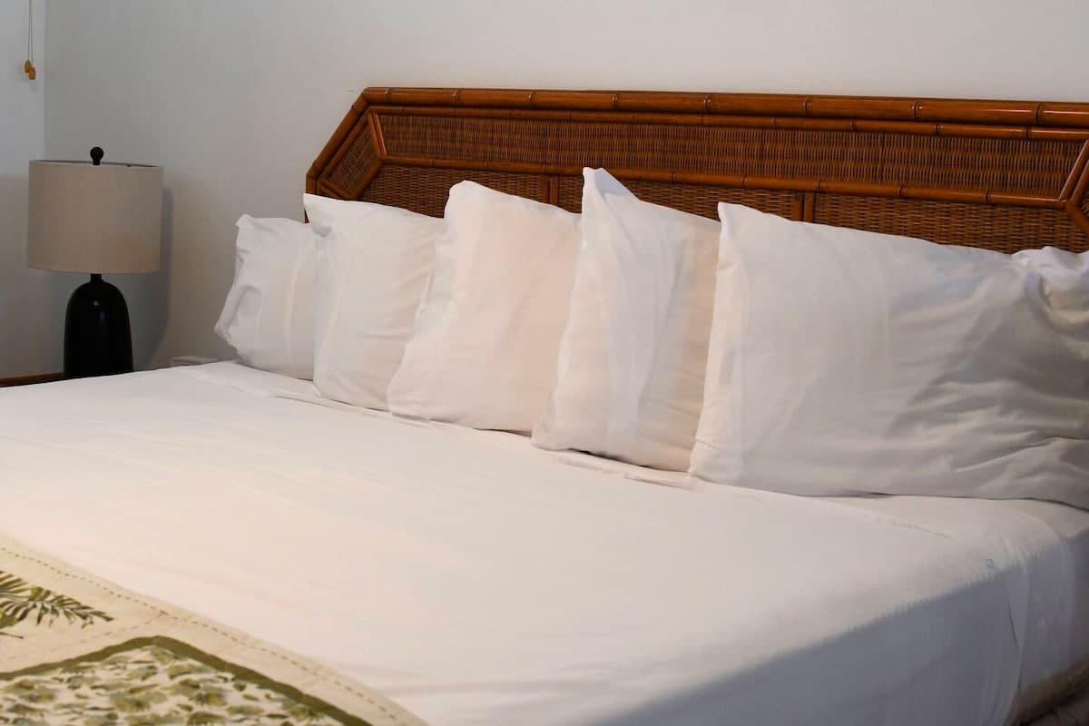 Condo in Lahaina · ★4.91 · 1 bedroom · 2 beds · 1 private bath - Photo 1