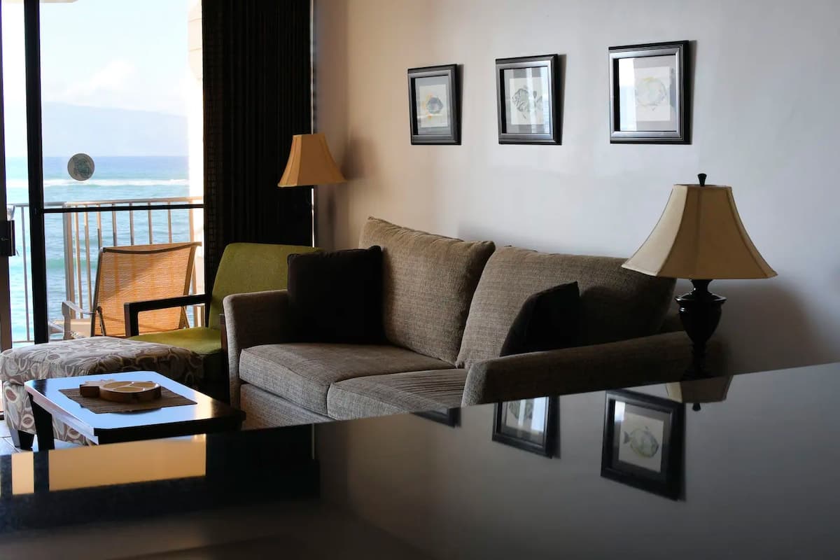 Condo in Lahaina · ★4.91 · 1 bedroom · 2 beds · 1 private bath - Photo 3
