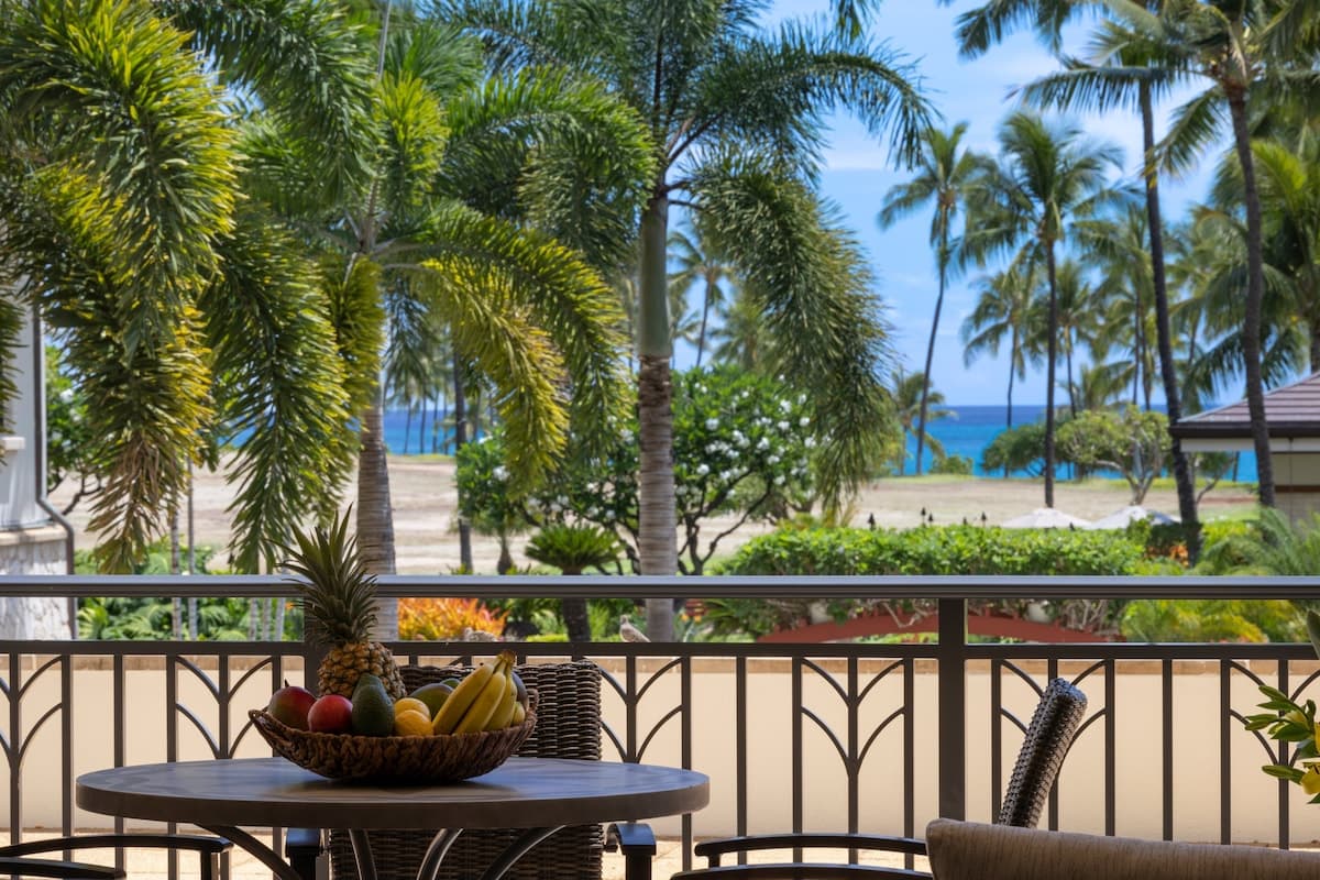 Villa in Kapolei · ★4.95 · 2 bedrooms · 4 beds · 2 private baths - Photo 1