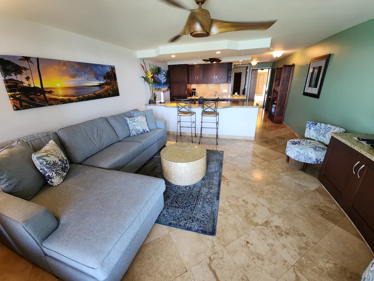 Condo in Lahaina · ★4.93 · 1 bedroom · 1 bed · 1 bath - Photo 3
