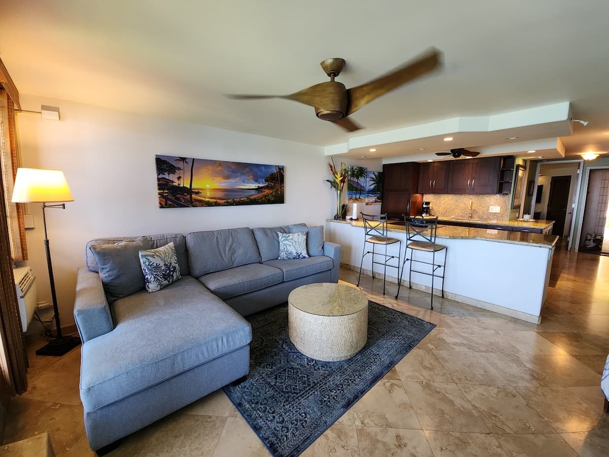 Condo in Lahaina · ★4.93 · 1 bedroom · 1 bed · 1 bath - Photo 2