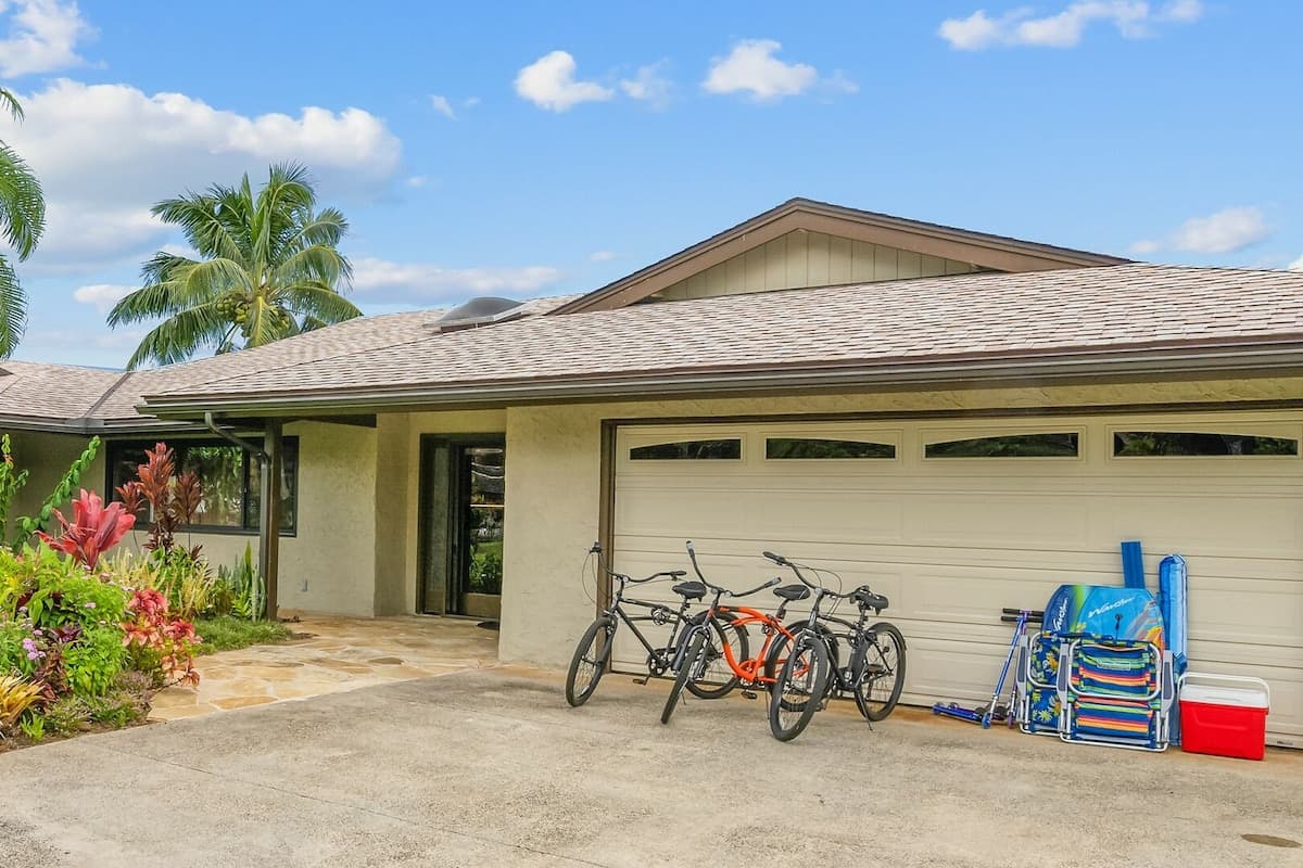 Home in Princeville · ★4.97 · 4 bedrooms · 6 beds · 2 private baths - Photo 4
