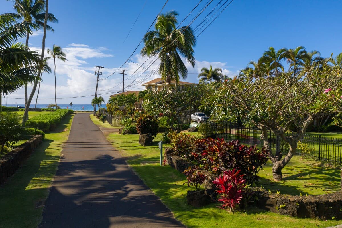 Home in Koloa · ★4.94 · 2 bedrooms · 3 beds · 1 bath - Photo 4
