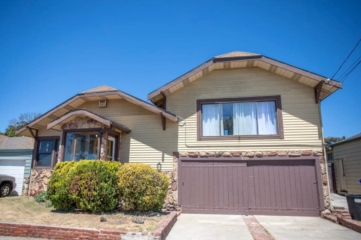 Newly Renovated Home Near Hiking & Eats, Sleeps 10 - Photo 2