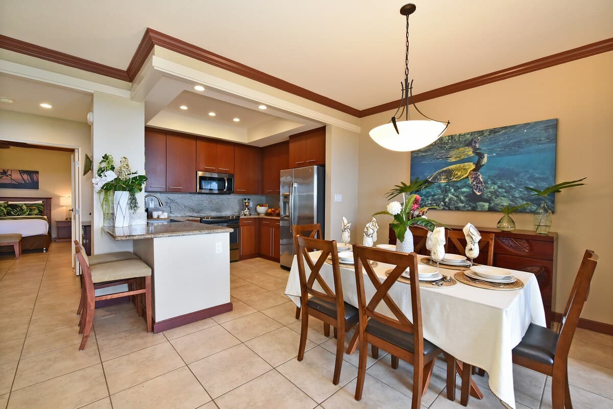 Condo in Lahaina · ★4.87 · 2 bedrooms · 2 beds · 2 baths - Photo 3