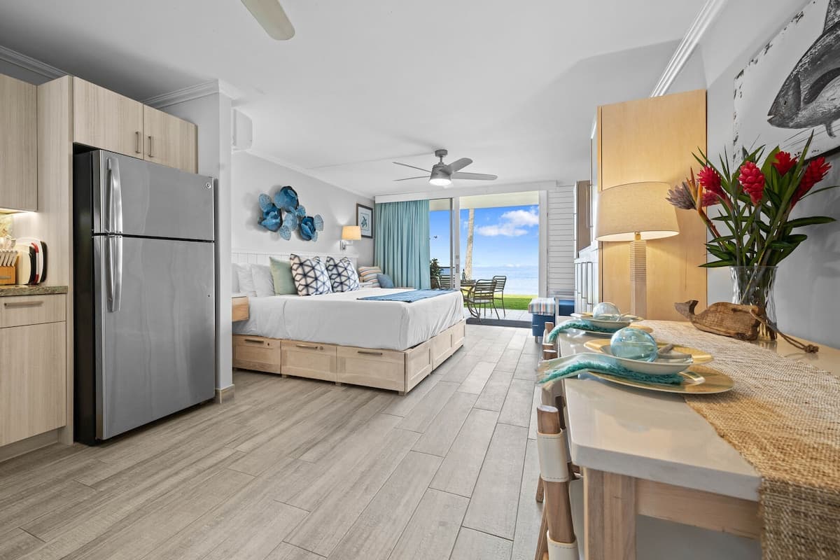 Condo in Lahaina · ★4.8 · Studio · 2 beds · 1 bath - Photo 1
