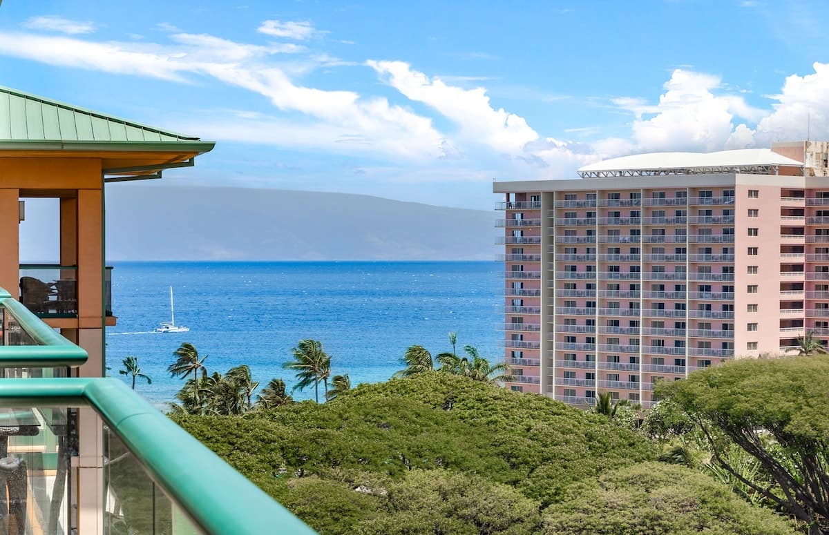 Condo in Lahaina · ★4.79 · 1 bedroom · 2 beds · 1 bath - Photo 1