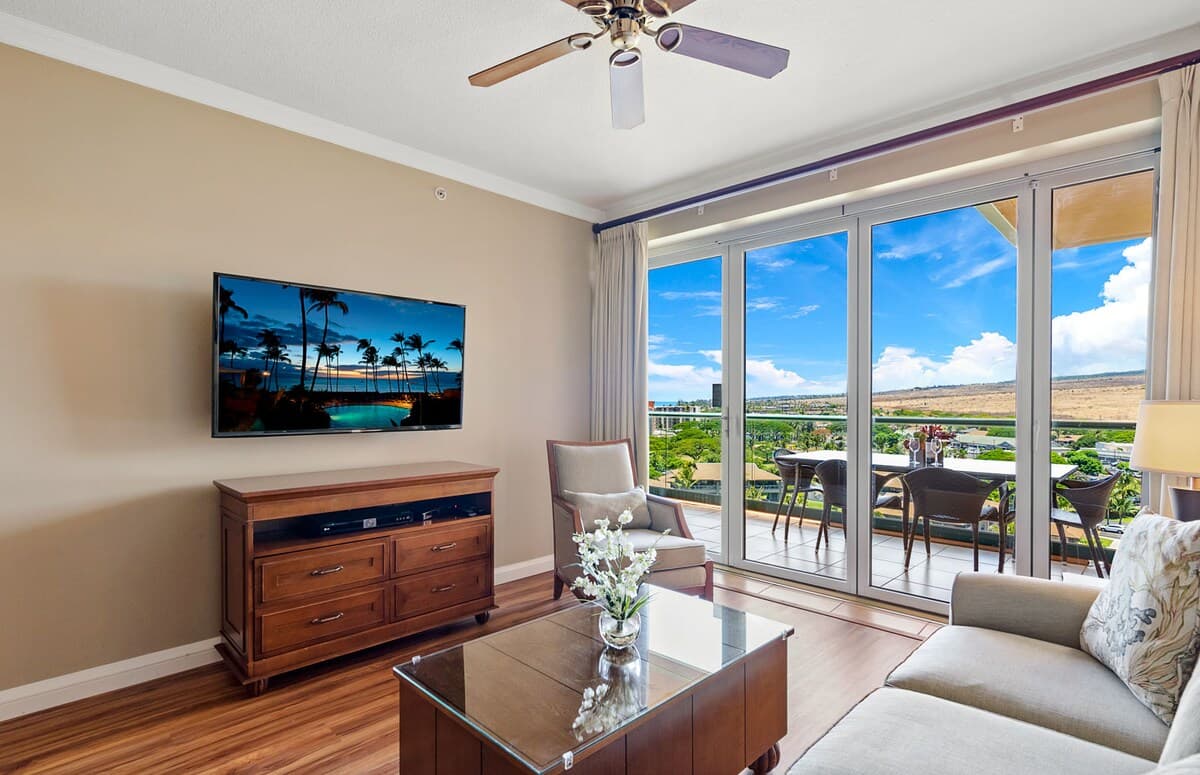 Condo in Lahaina · ★4.79 · 1 bedroom · 2 beds · 1 bath - Photo 5