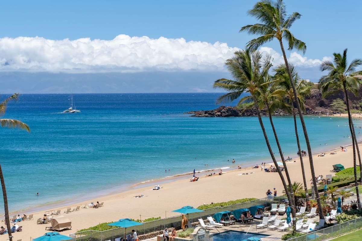 Condo in Lahaina · ★4.84 · Studio · 2 beds · 1 bath - Photo 4