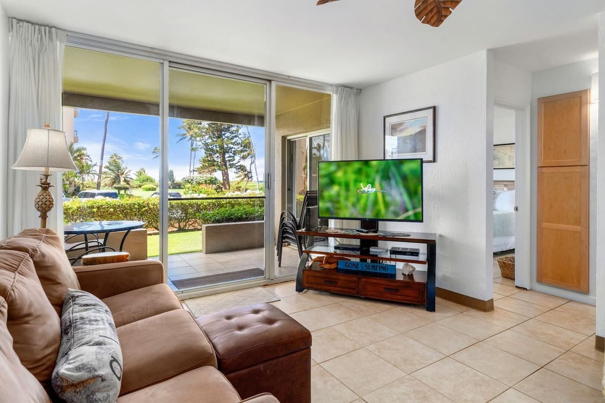 Condo in Kihei · ★4.69 · 2 bedrooms · 4 beds · 2 baths - Photo 3
