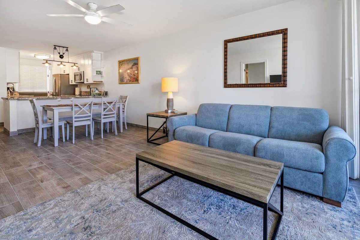 Condo in Lahaina · ★4.67 · 2 bedrooms · 4 beds · 2 baths - Photo 3