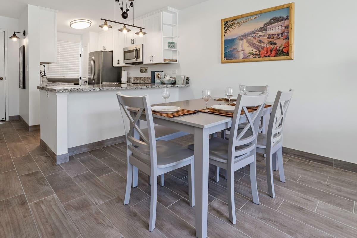 Condo in Lahaina · ★4.67 · 2 bedrooms · 4 beds · 2 baths - Photo 5