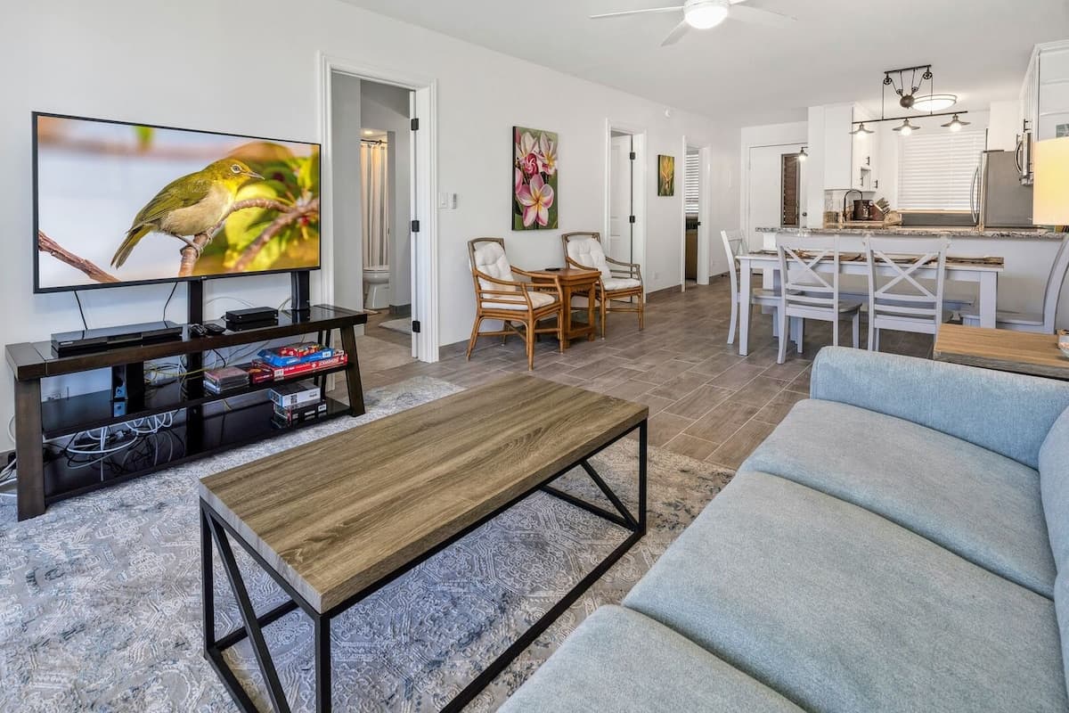 Condo in Lahaina · ★4.67 · 2 bedrooms · 4 beds · 2 baths - Photo 2