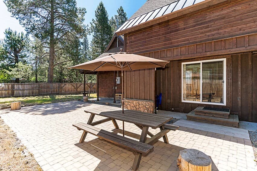 Truckee Heart Home, Fenced Yard, EV Charger - Photo 4